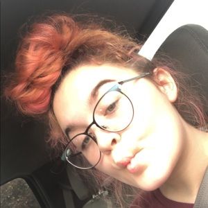 Meet your Posher, Makayla